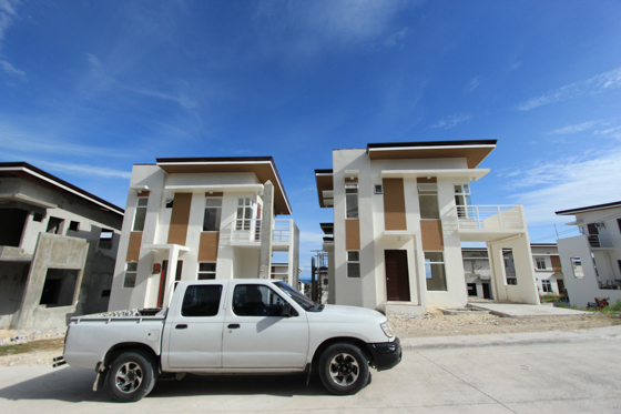 4bedrooms Single Attached House For Sale Velmiro Heights Minglanilla Cebu