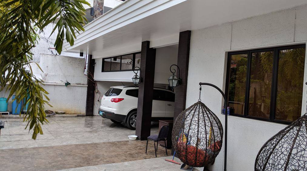 Maria Luisa house for sale Banilad Cebu City with 2cars included