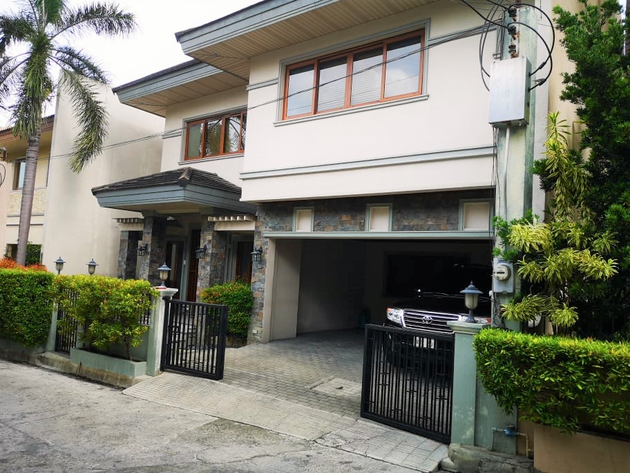 Paradise Village House for RENT/SALE Banilad Cebu City – with pool