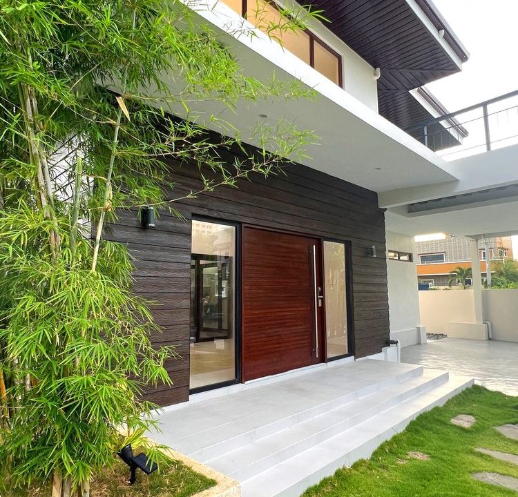 Mactan Cebu House For sale with own pool 2555aa