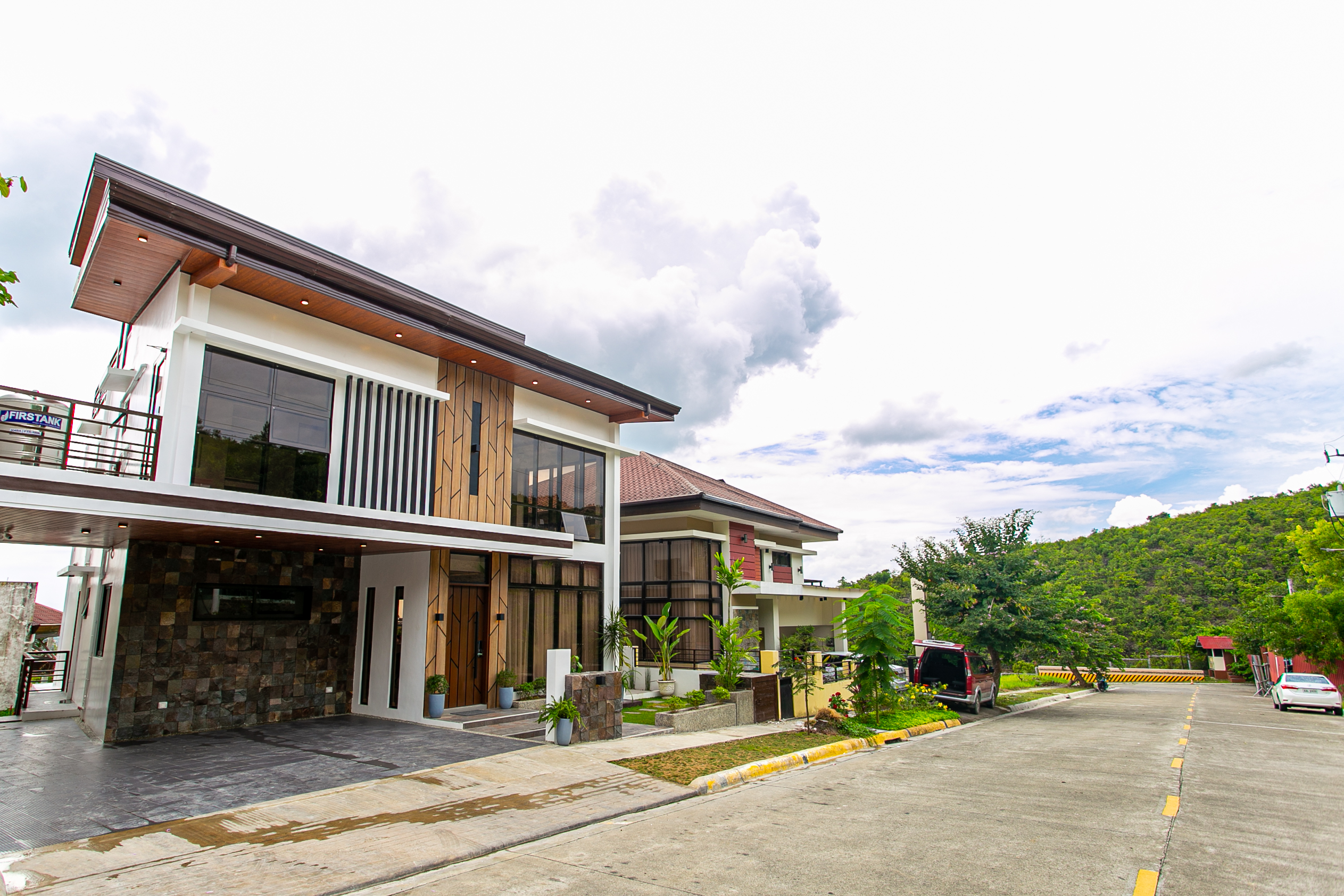 Kishanta Talisay Cebu House For Sale with Pool – Overlooking to the City and Sea