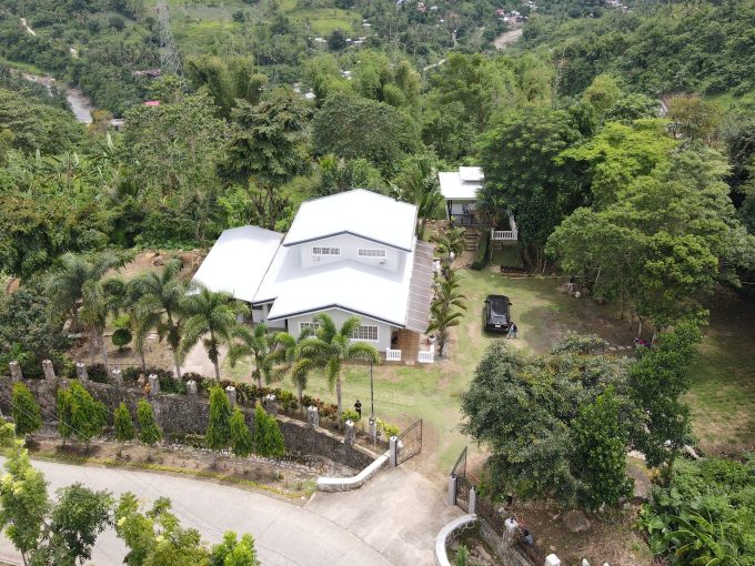 Bonbon Cebu Lot for SALE – Overlooking lot with spring