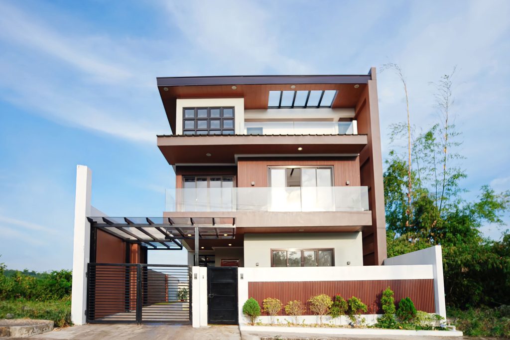 3-Storey House for SALE in Vista Grande, Talisay City, Cebu