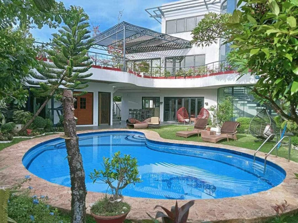 3Storey House for RENT in Whitesands Lapu-Lapu, City, with pool