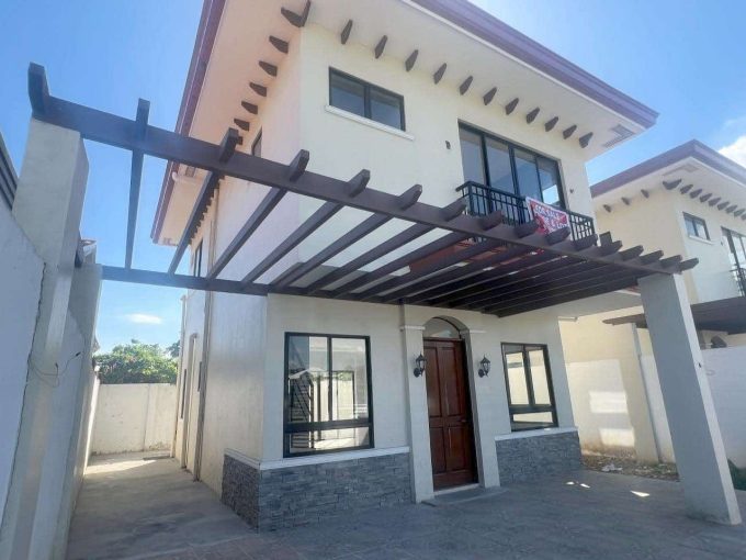 House for SALE in Mohon, Talisay City